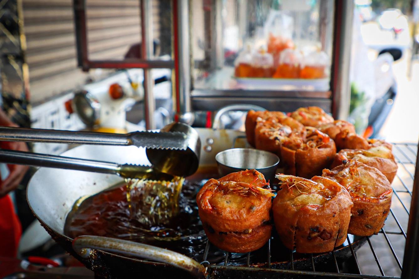 Bánh cống - Thức quà dân dã của người Khmer, món ngon Miền Tây Bánh cống - Thức quà dân dã của người Khmer, món ngon Miền Tây