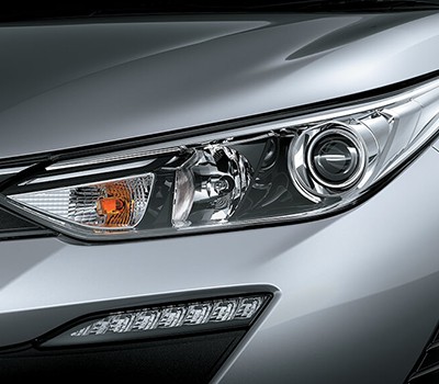 Cụm đèn trước Toyota Vios