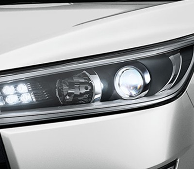 Cụm đèn trước Innova