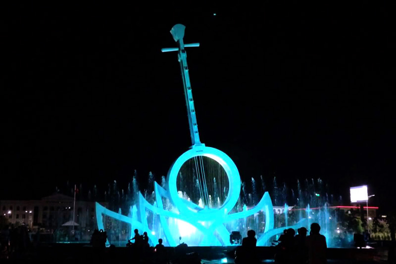 Quảng trường Hùng Vương ban đêm