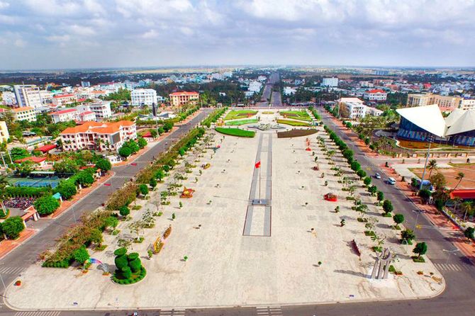 Quảng trường Hùng Vương ban ngày