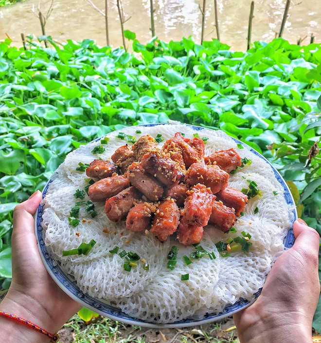 Bánh hỏi mặt võng Út Dzách Bánh hỏi mặt võng Út Dzách