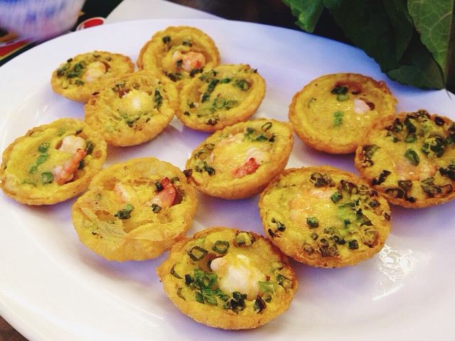 Bánh khọt ở tiệm bánh xèo Tân Định Bánh khọt ở tiệm bánh xèo Tân Định