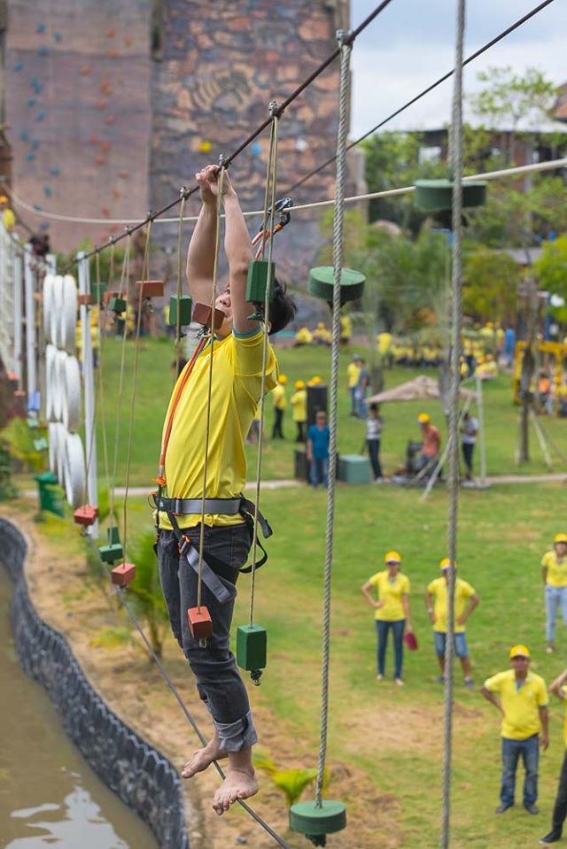 Trải nghiệm trò chơi mạo hiểm trên không Trải nghiệm trò chơi mạo hiểm trên không