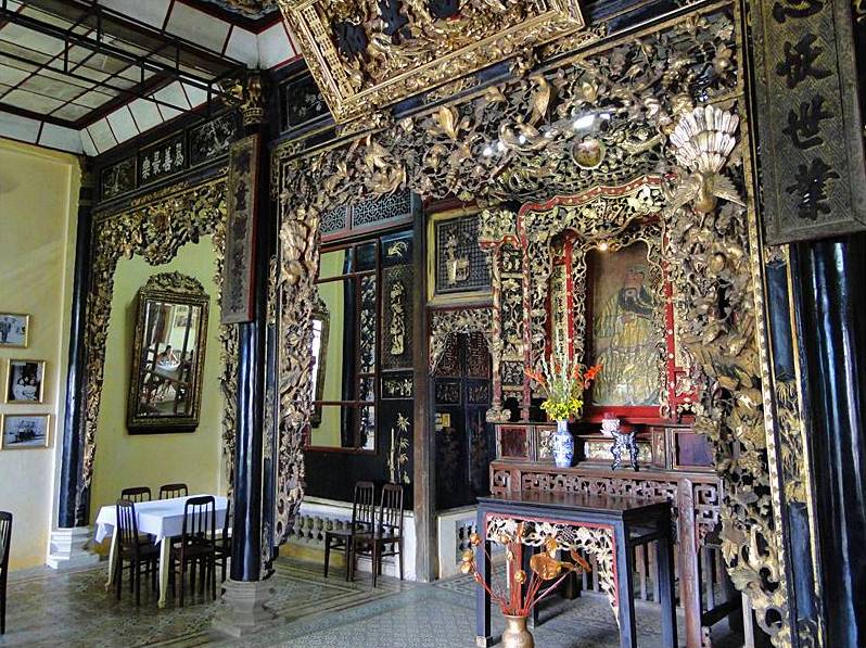 Bên trong nhà cổ Bình Thủy Bên trong nhà cổ Bình Thủy