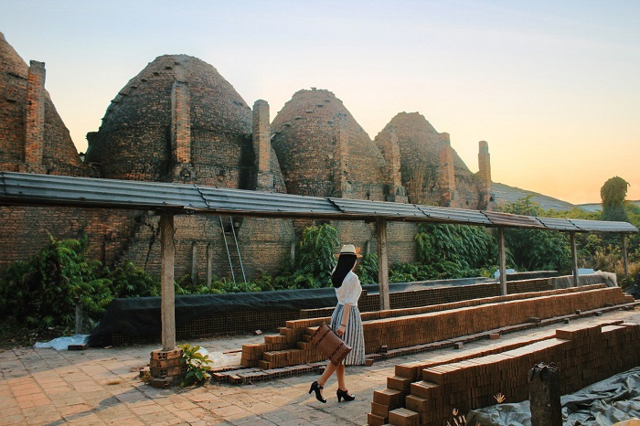 Vương quốc gạch đỏ Mang Thít Vương quốc gạch đỏ Mang Thít