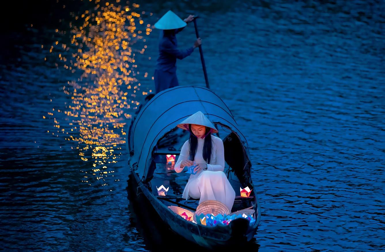 LỜI KHUYÊN CHO DU KHÁCH KHI DU LỊCH HUẾ MÙA THU LỜI KHUYÊN CHO DU KHÁCH KHI DU LỊCH HUẾ MÙA THU