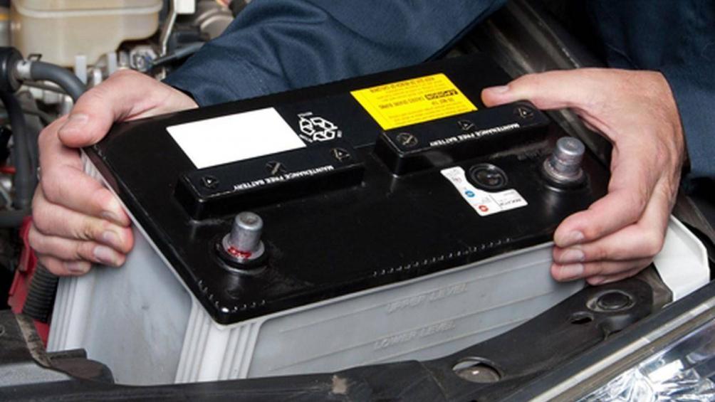 Chú ý đến bình ắc-quy và hệ thống điện của xe Chú ý đến bình ắc-quy và hệ thống điện của xe