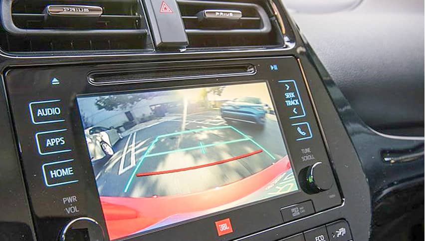 Camera lùi rất cần thiết cho xe ô tô Camera lùi rất cần thiết cho xe ô tô