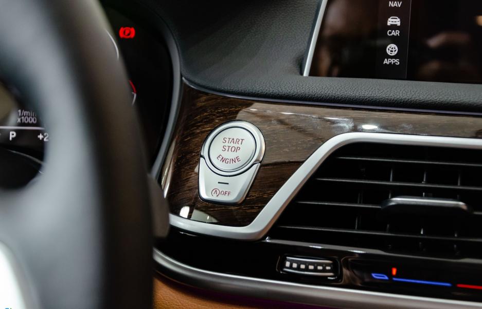 Bật tắt động cơ tự động Bật tắt động cơ tự động