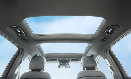 Cửa sổ trời có gì đặc biệt? Có nên mua xe trang bị cửa sổ trời?