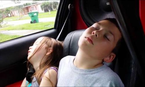 Vì sao ngủ trong xe ô tô dễ gây tử vong