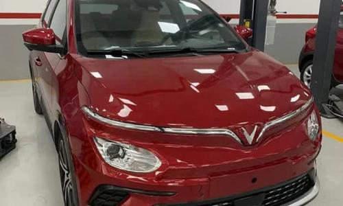 VinFast VF e34 về đến đại lý sẵn sàng bàn giao cho khách hàng